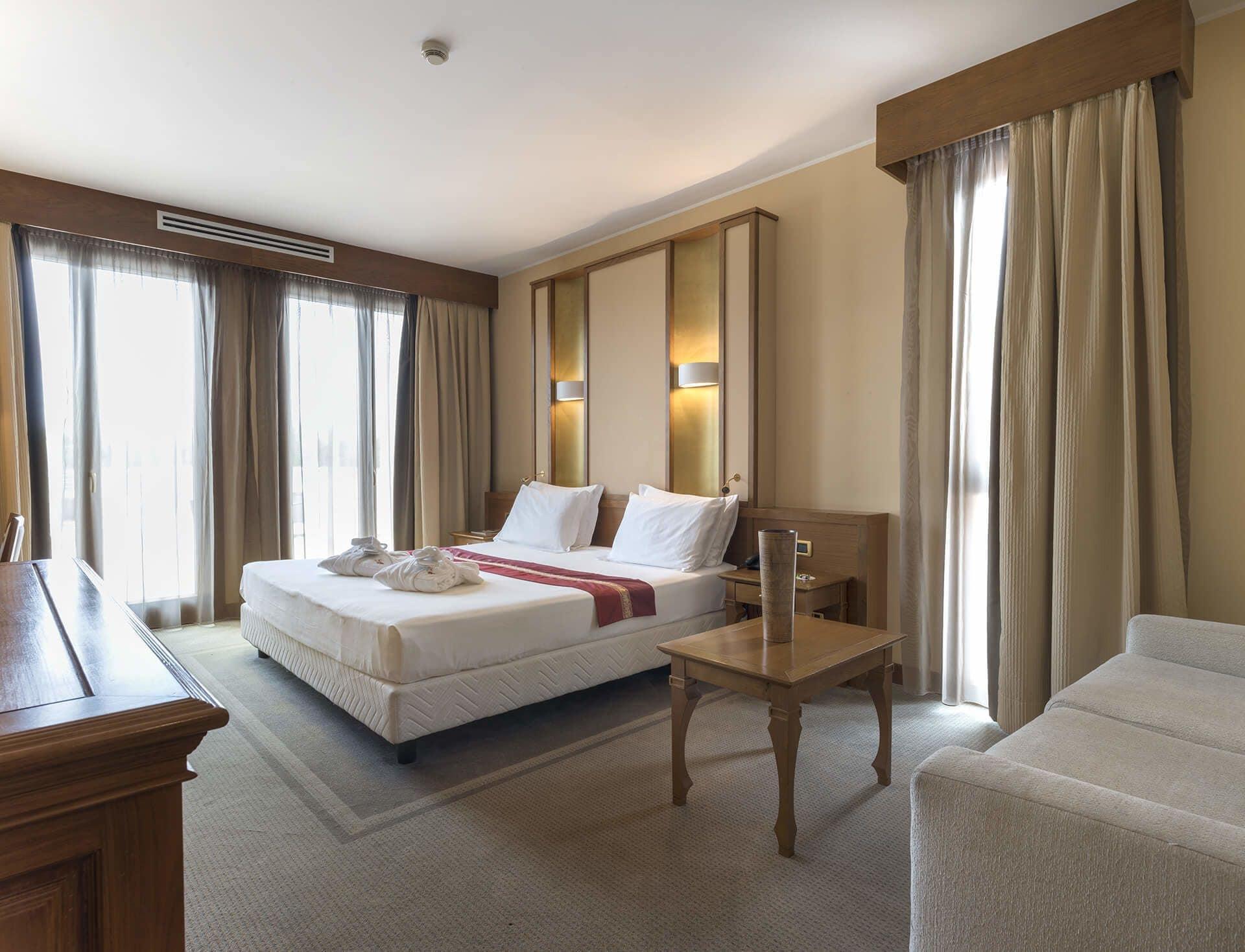 Thai Si Royal Thai Spa Lovadina Bagian luar foto